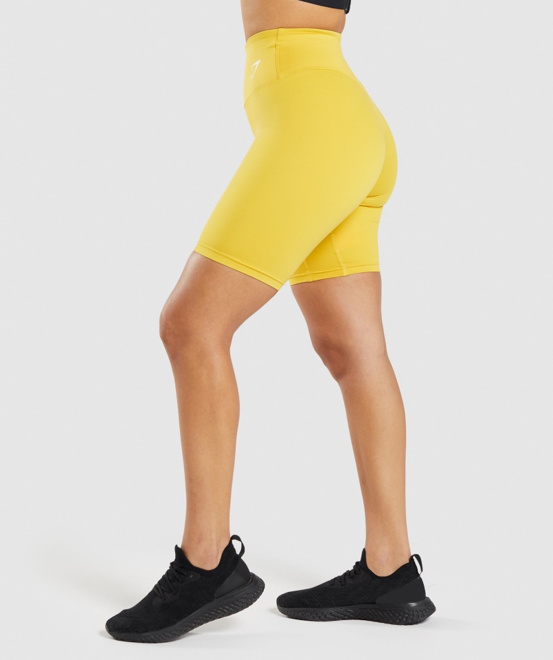 Gymshark Treningowe Spodenki Rowerowe Medalion żółty